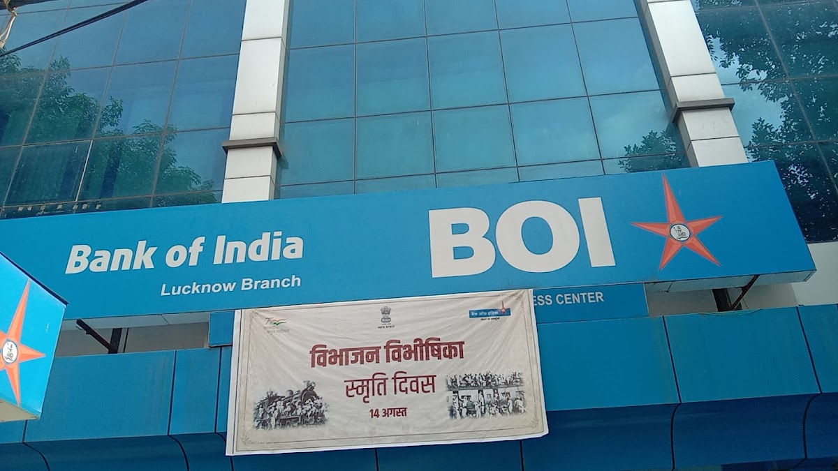 Bank Of India - Atm in Hazratganj, 