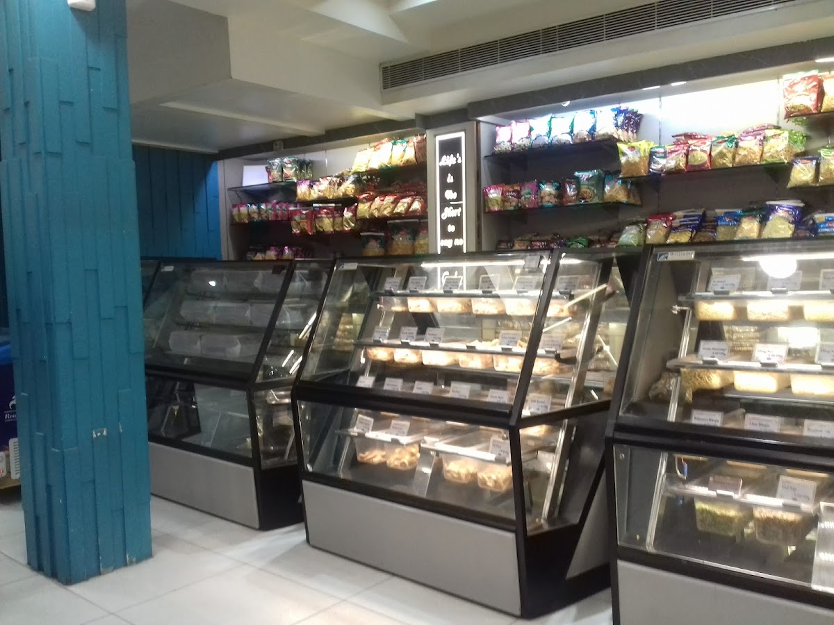 Wadhwa Bakers - Bakery in Kotwali, 
