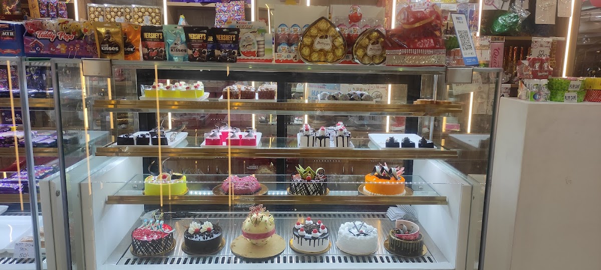 Honey crust - Bakery in Ratan Khand, 