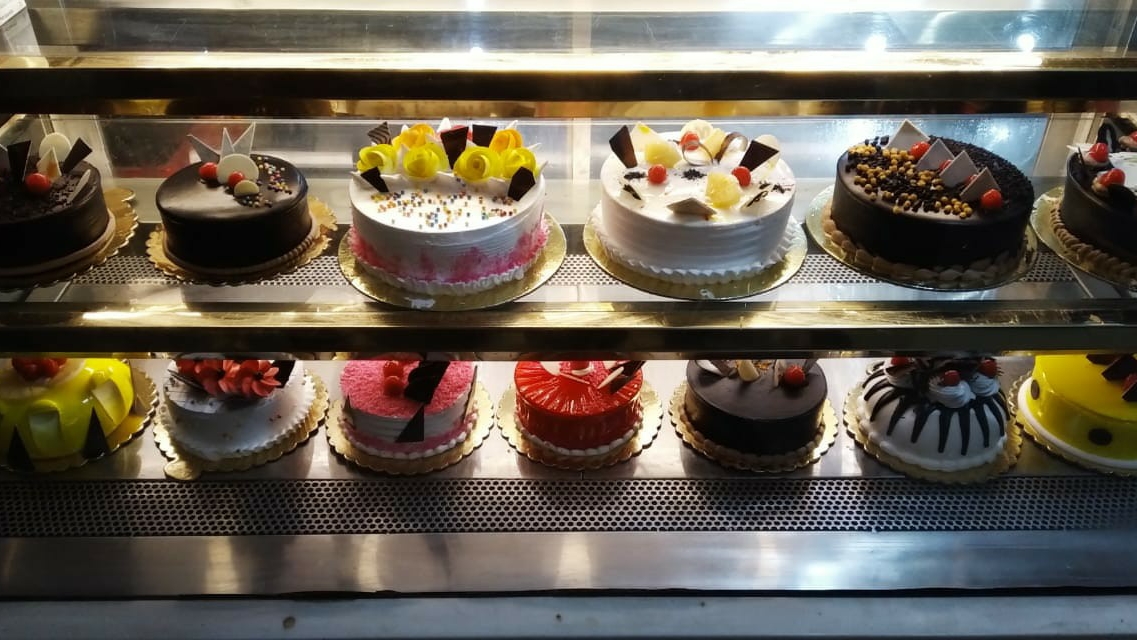 Globe Baker's & Cafe - Bakery in Kaiser Bagh, 