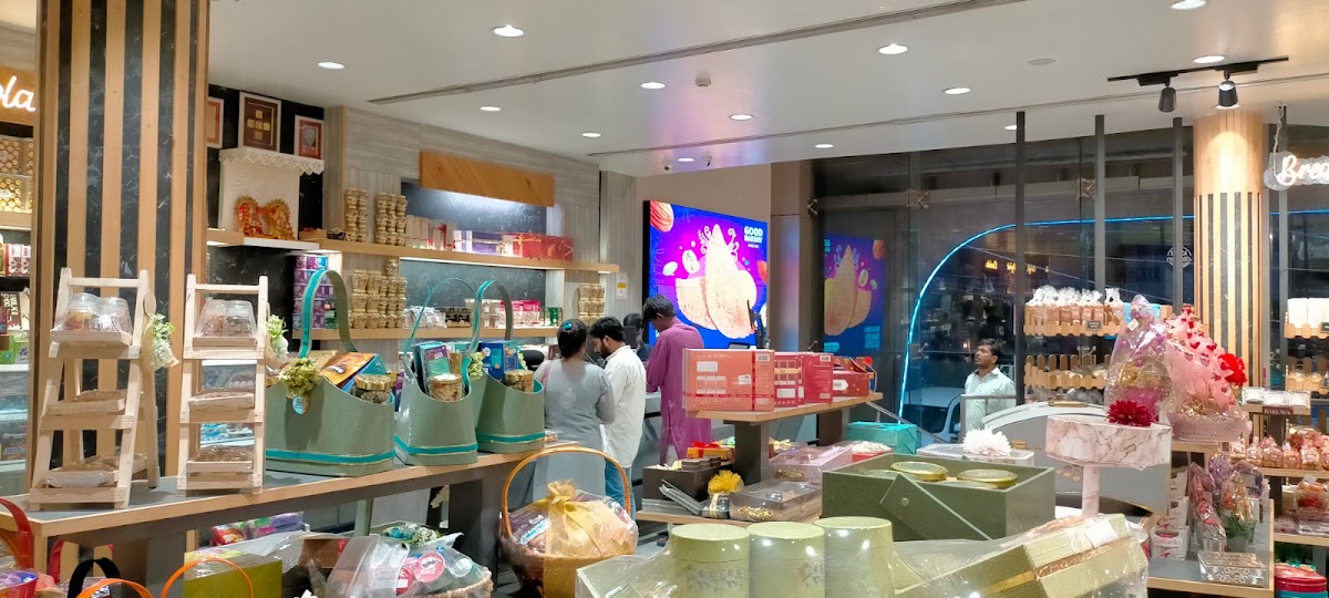 New Good Bakers - Bakery in Hazratganj, 
