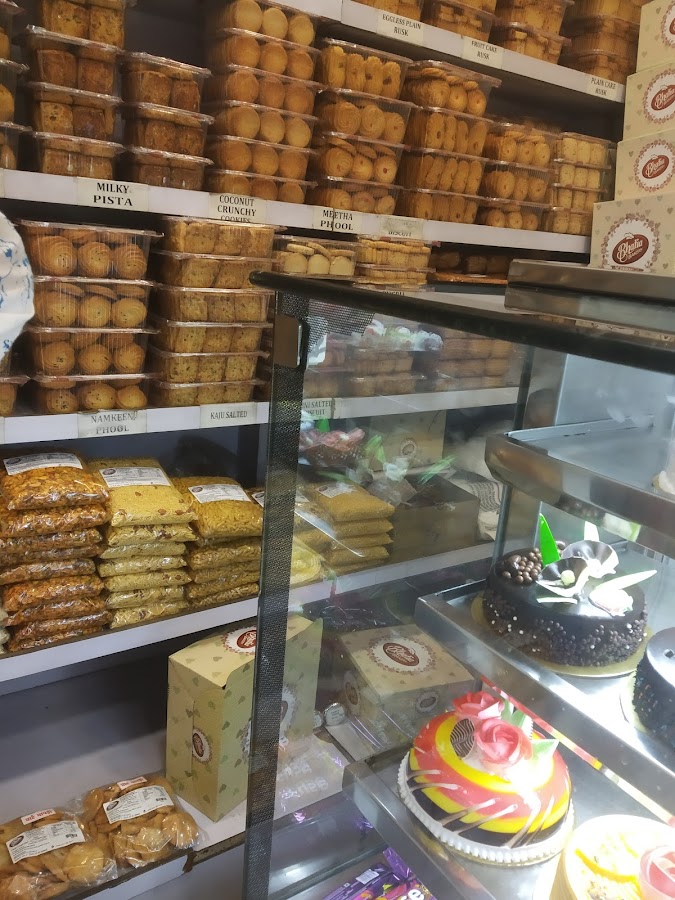 Bhatia Bakery - Bakery in Charbagh, 