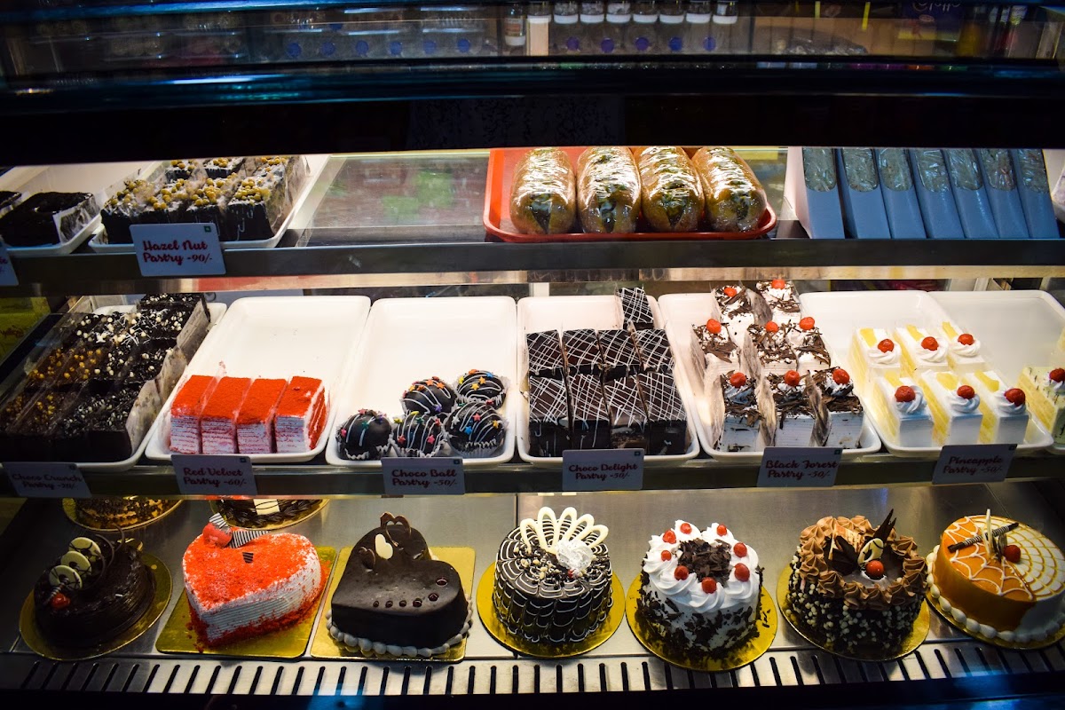 Yellow Bakery - Bakery in Gomti Nagar, 