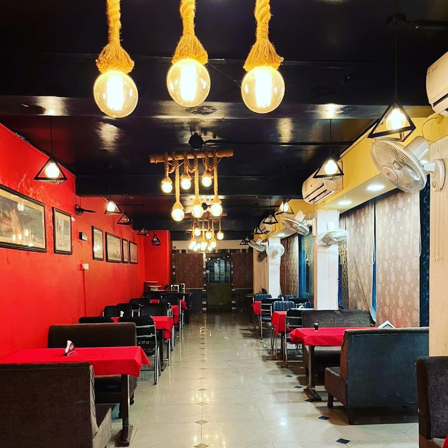 STARBELLY CAFE & RESTAURANT - Bar in Hazratganj, 
