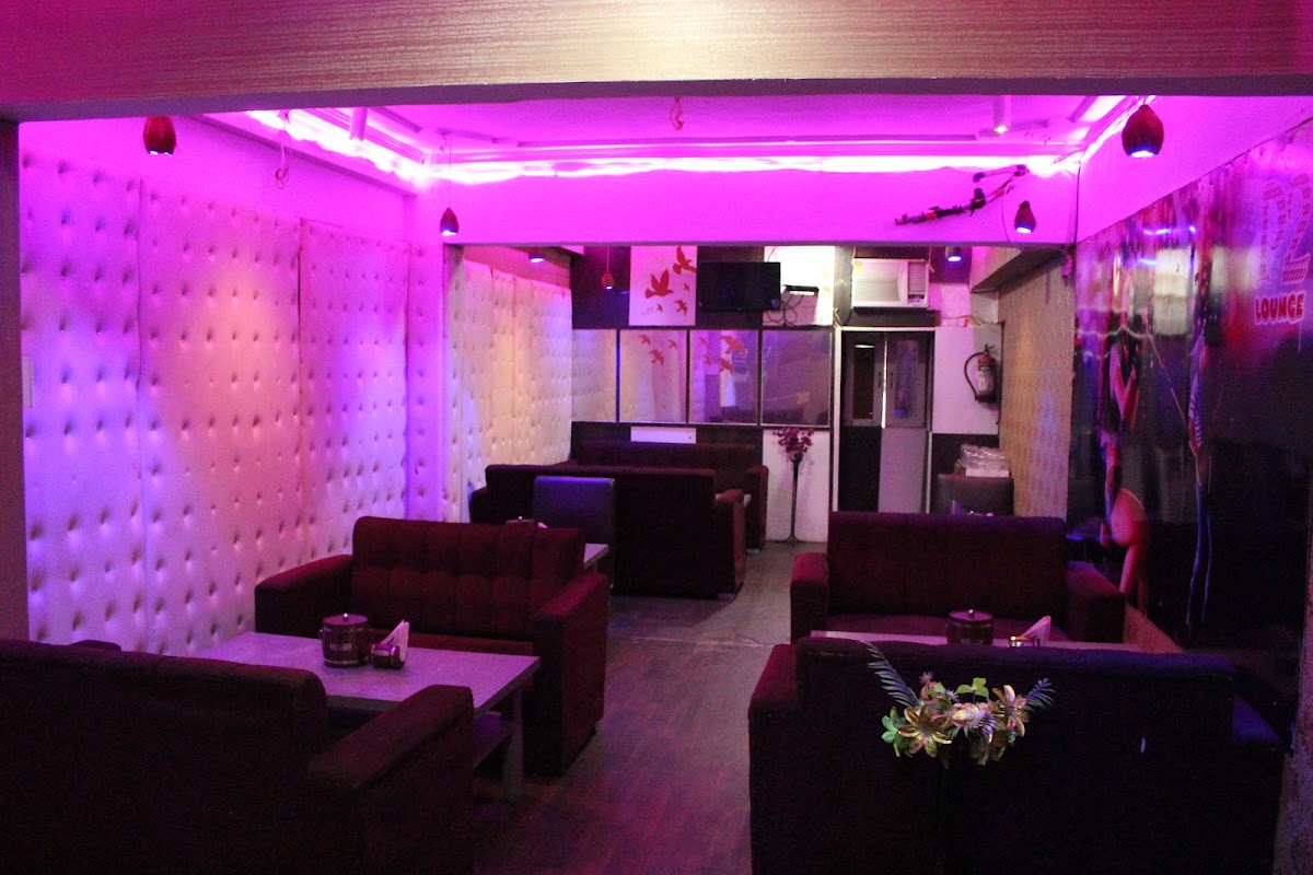 Pink Panther Bar And Restaurant - Bar in Gole Market, 