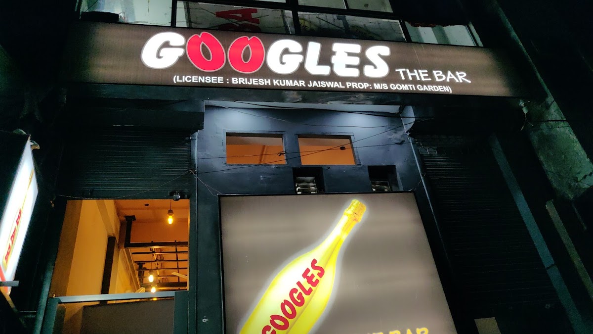 Googles The Bar - Bar in Mahanagar, 