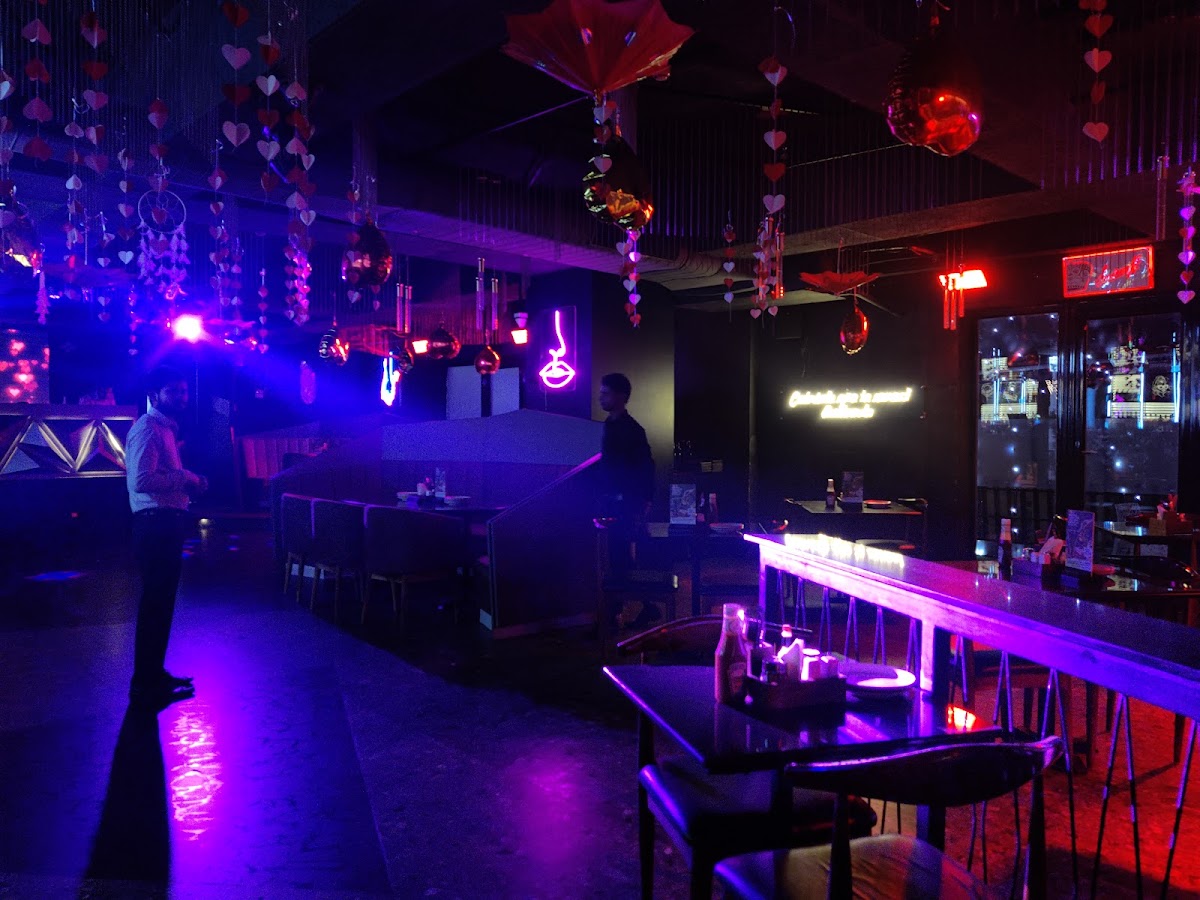 Void Bar & Night Club - Bar in Gomti Nagar, 