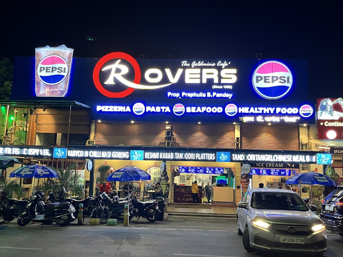 Rovers - Bar in Hazratganj, 