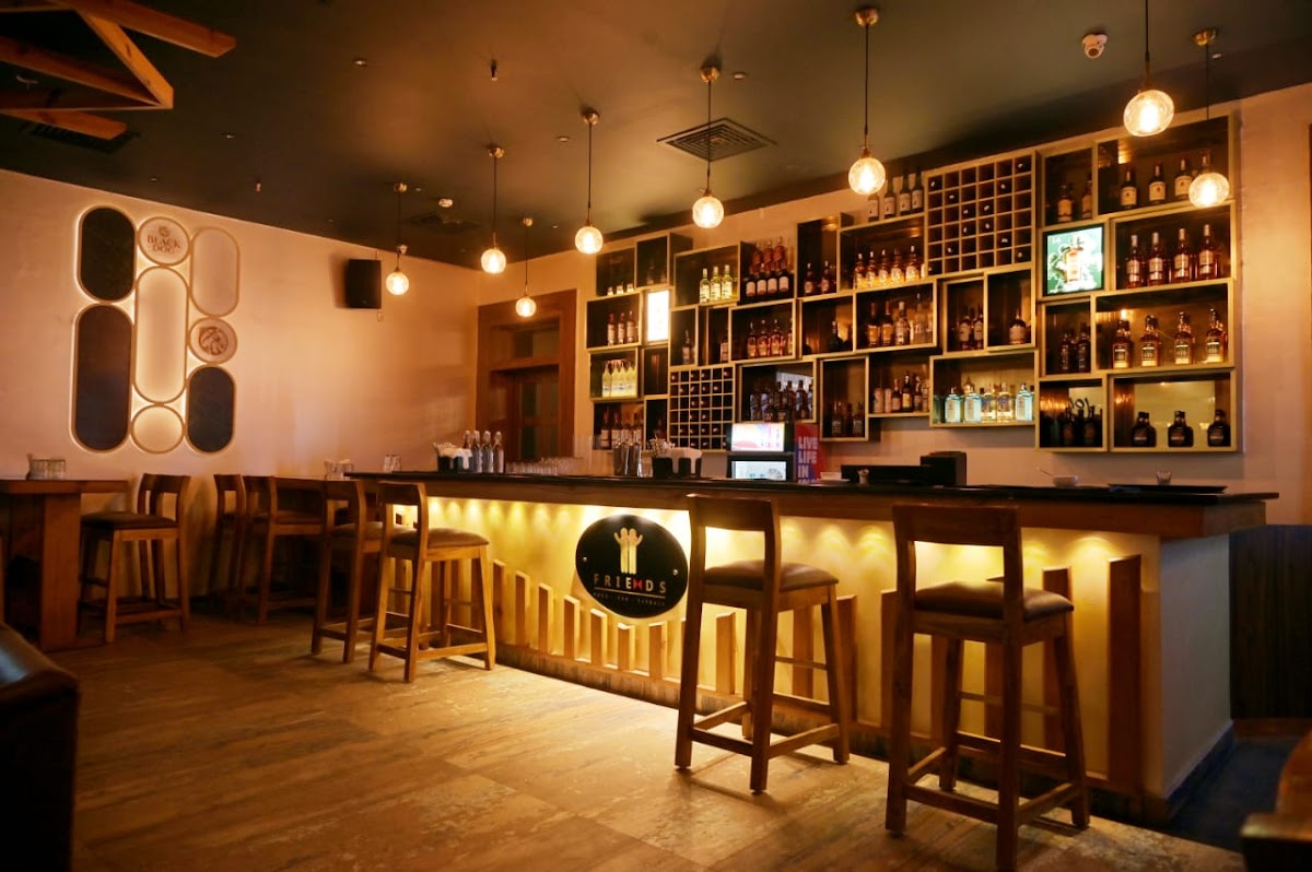 Friends Bar & Restaurant - Bar in Hazratganj, 