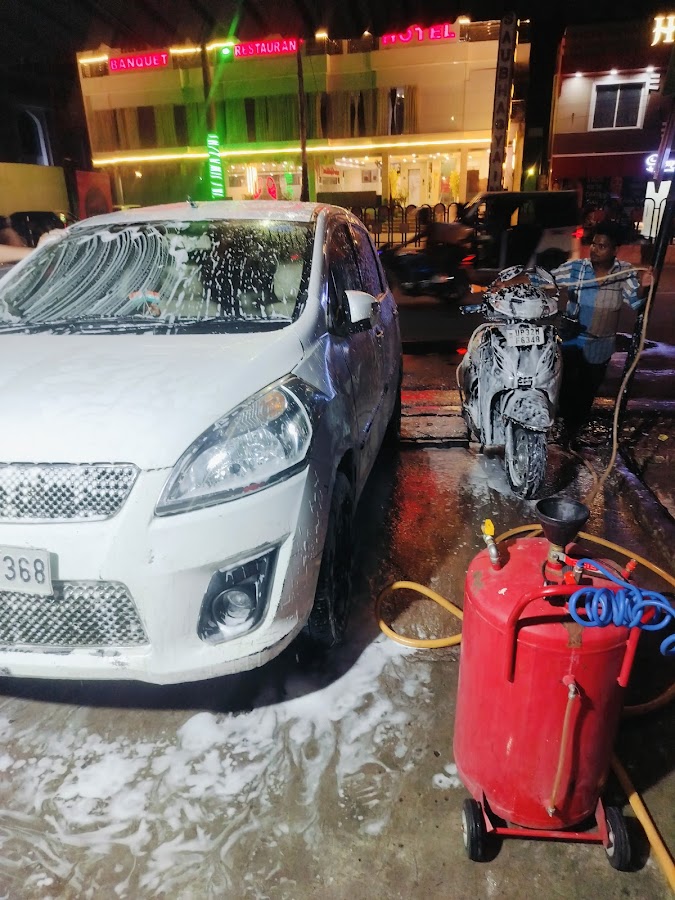 UP 32 Detailing Pro Washing Centre - Car Wash in Lalkuan, 