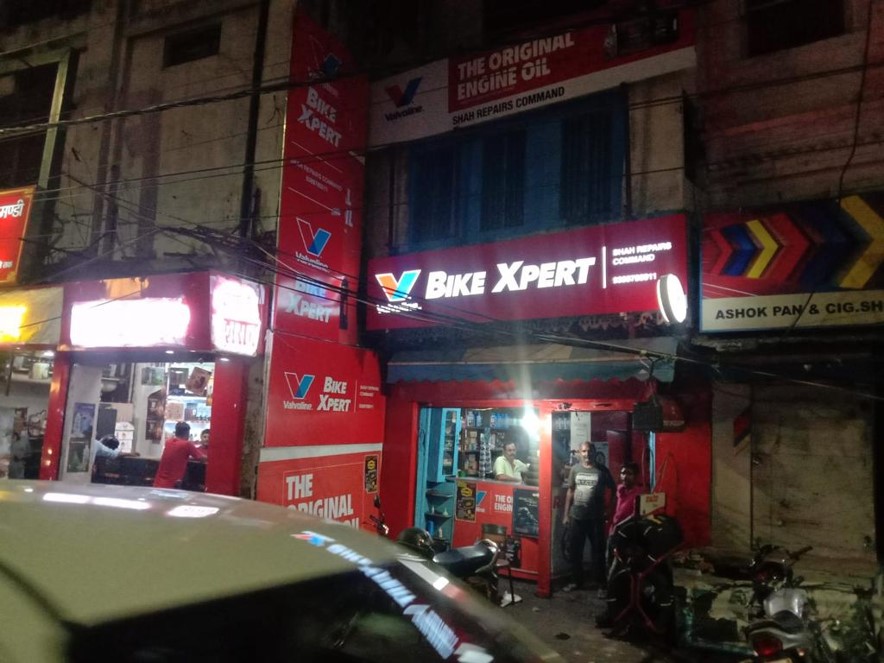 Valvoline Bike Xpert - Car Wash in Hazratganj, 