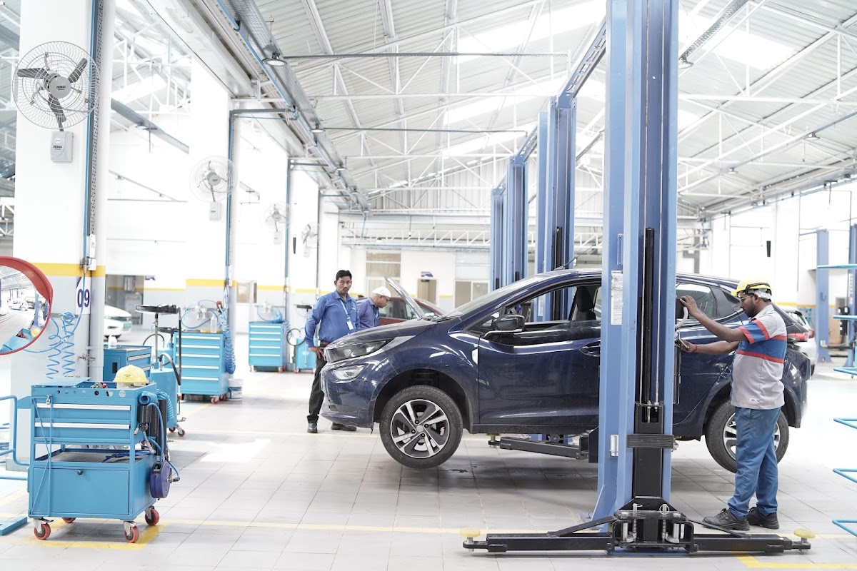 Tata Motors Cars Service Centre - Car Wash in Charbagh, 