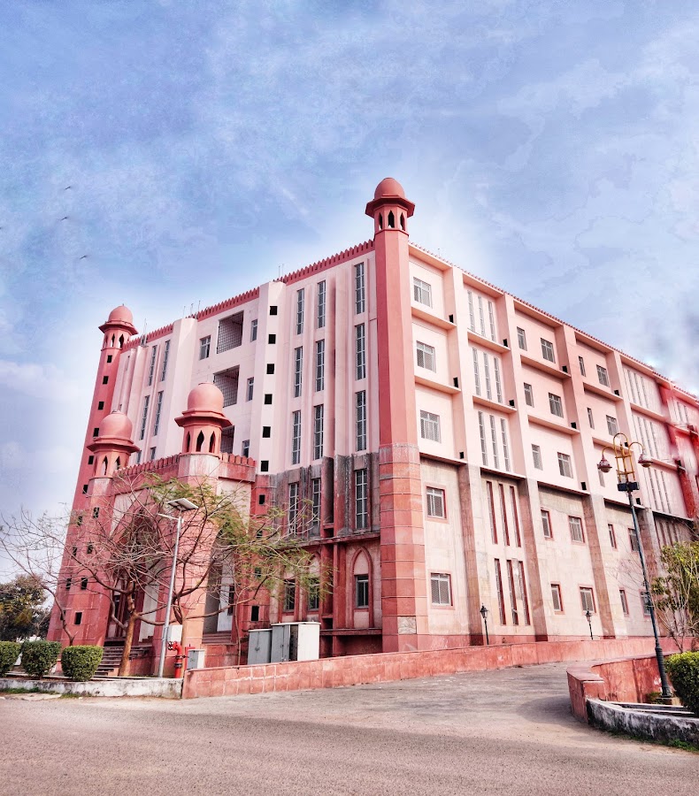Khwaja Moinuddin Chishti Language University - College in Hardoi Bypass Rd, 