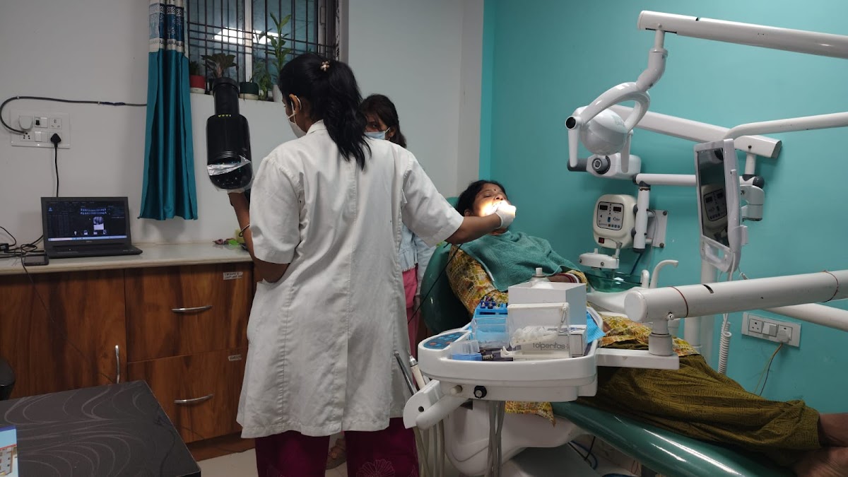 Dr Garima Singh - Dentist in LDA Colony, 