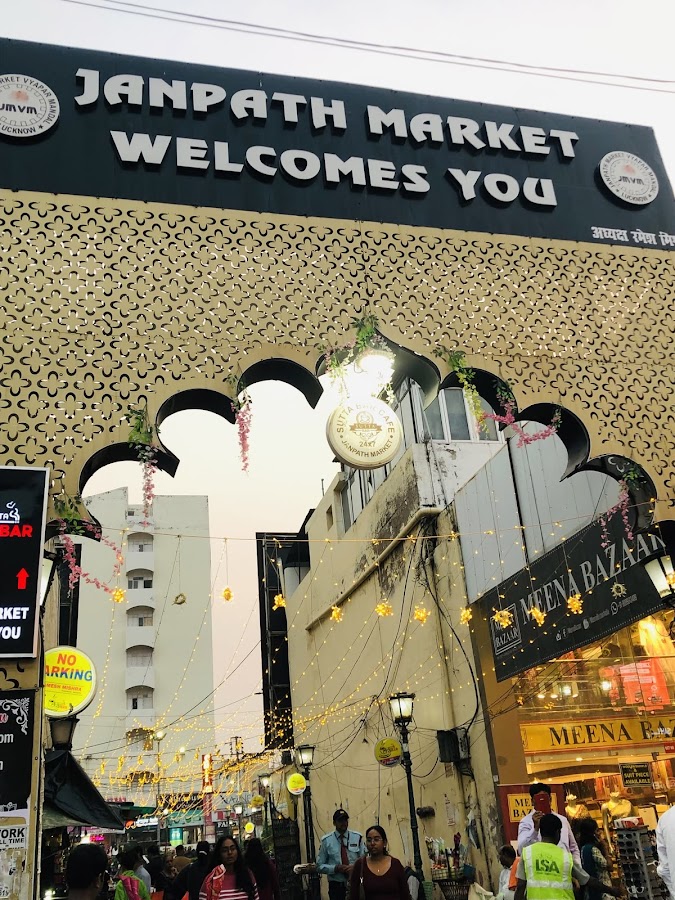 Janpath Market - Laundry in Hazratganj, 