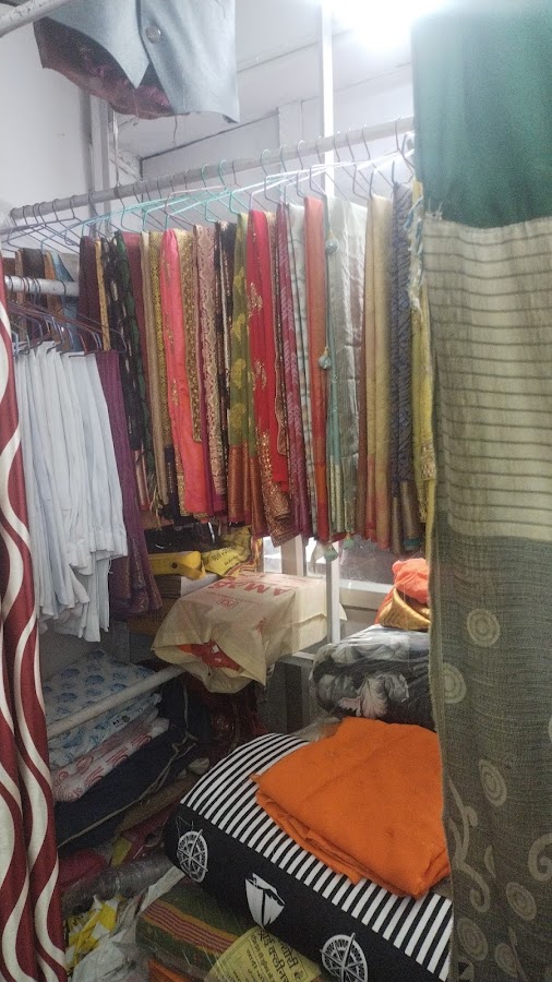 Kishori Dry Cleaners And Laundry - Laundry in hanuman mandir, 