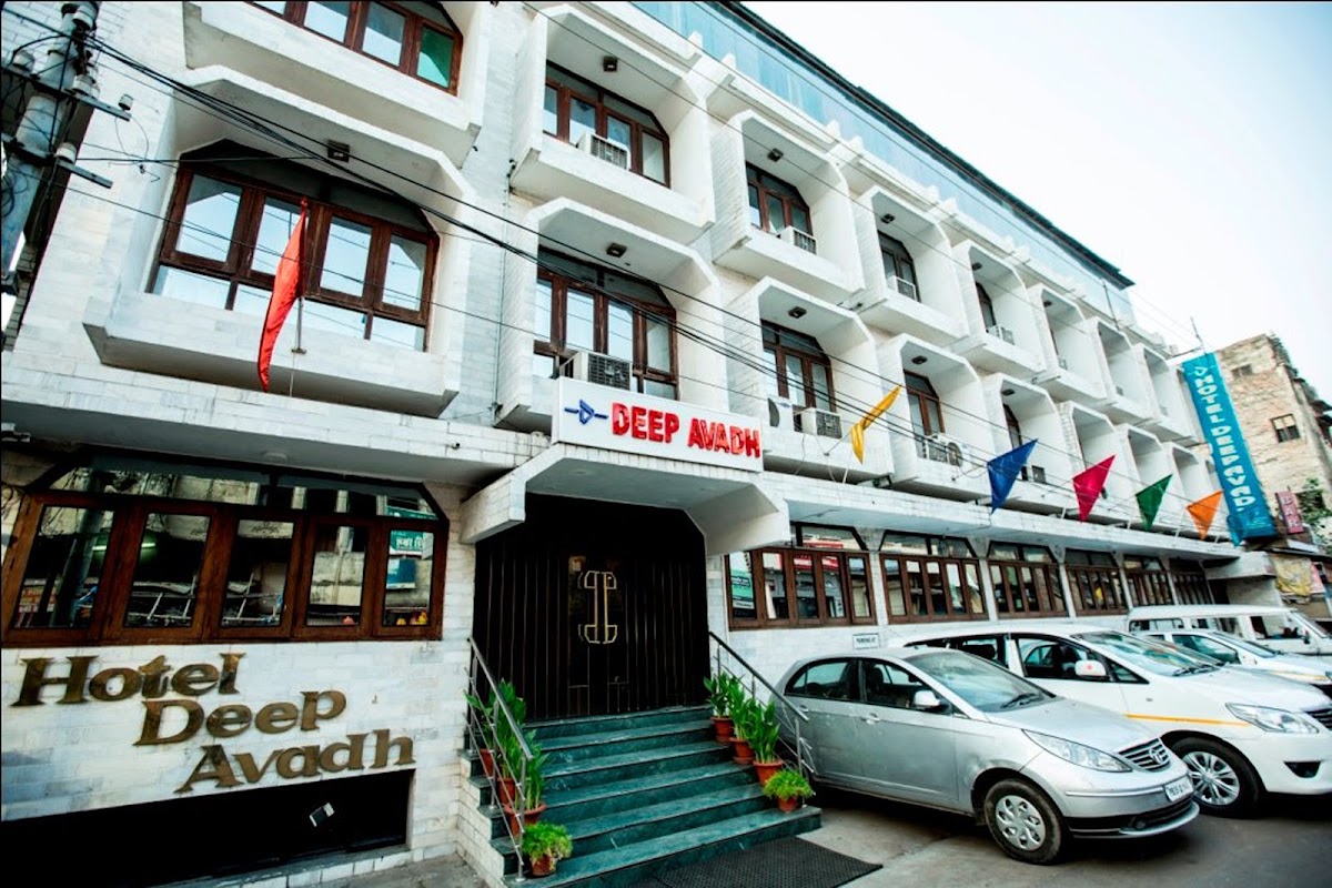 Deep Avadh - Hotel in Naka Hindola, 
