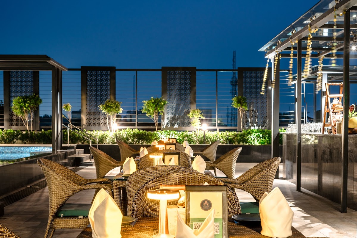 Holiday Inn - Hotel in Sindhunagar, 