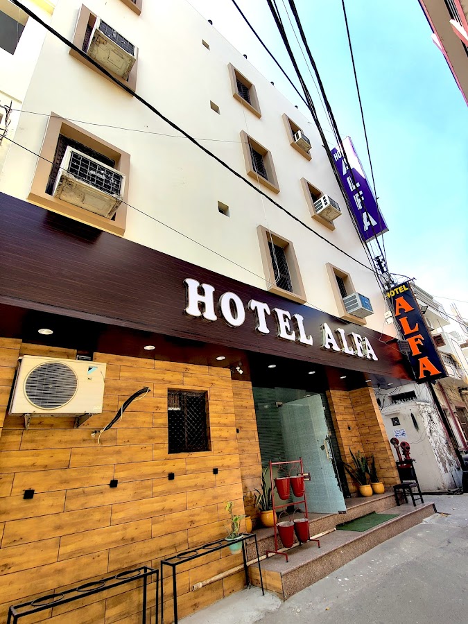 Hotel Alfa - Hotel in Charbagh, 