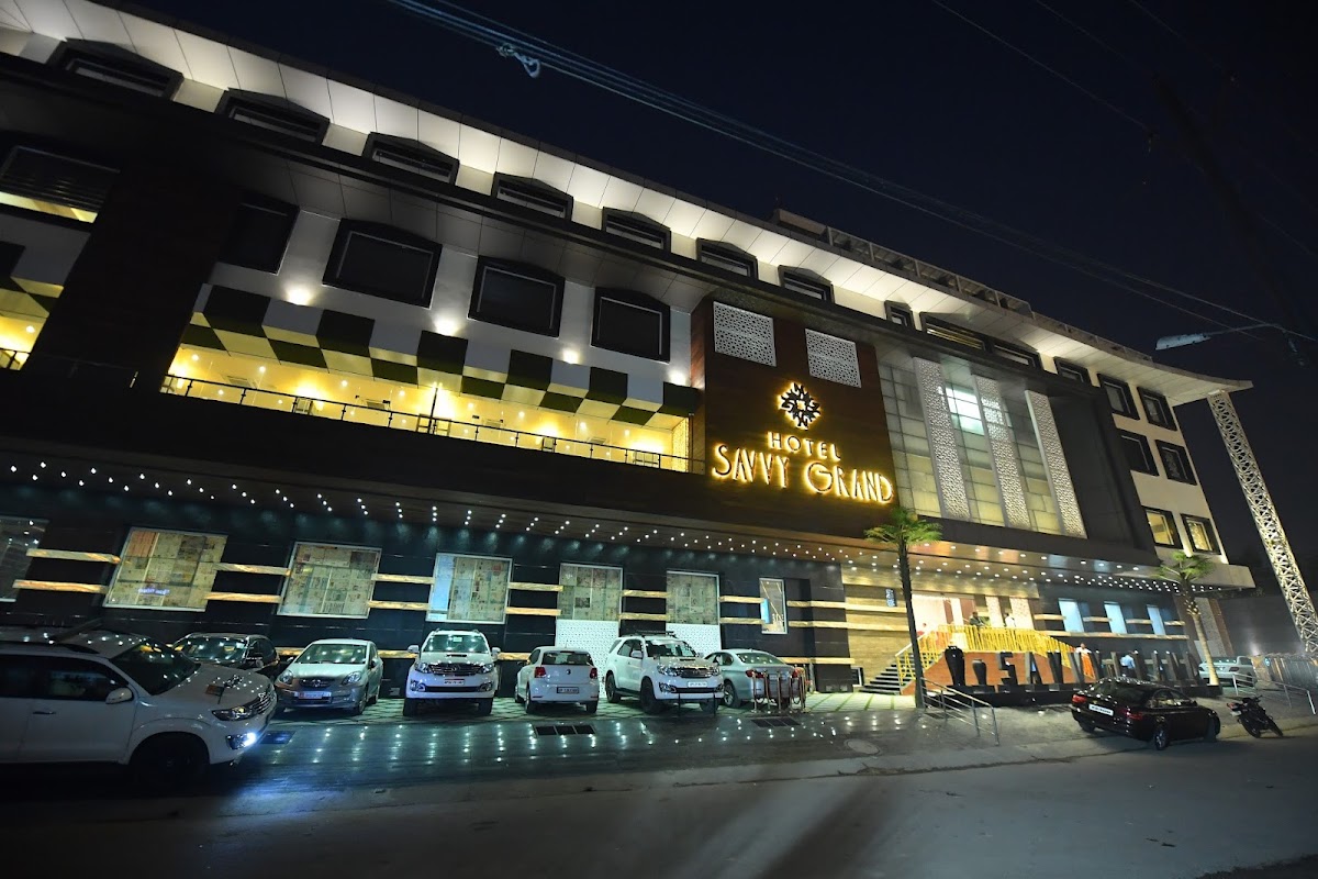 Hotel Savvy Grand - Hotel in Gomti Nagar, 