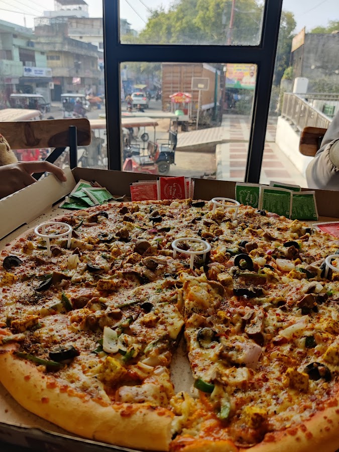 La Pino'z Pizza - Pizza in Alambagh, 