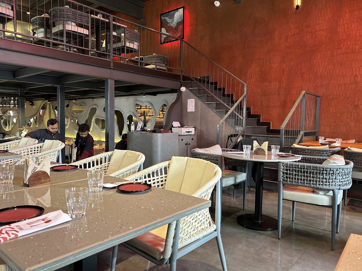 Fo’sho - Pan Asian & Italian Bistro - Restaurant in Hazratganj, 