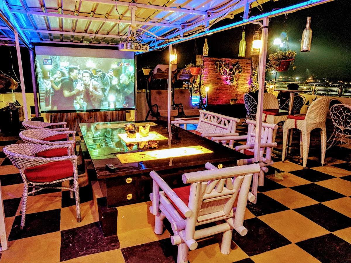 Risotto Cafe and Lounge - Cafe / Coffee Shop / Tea in Jiamau, 