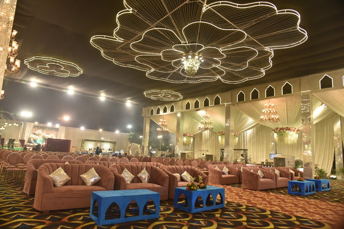 Royal Cafe & Green Banquet - Cafe / Coffee Shop / Tea in Hazratganj, 