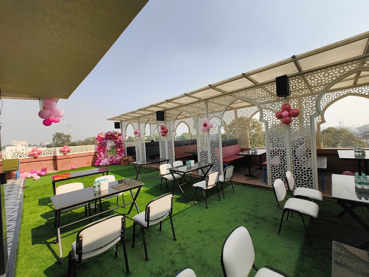 Mirage- The Lounge & Sky Mirage - Cafe / Coffee Shop / Tea in Hazratganj, 