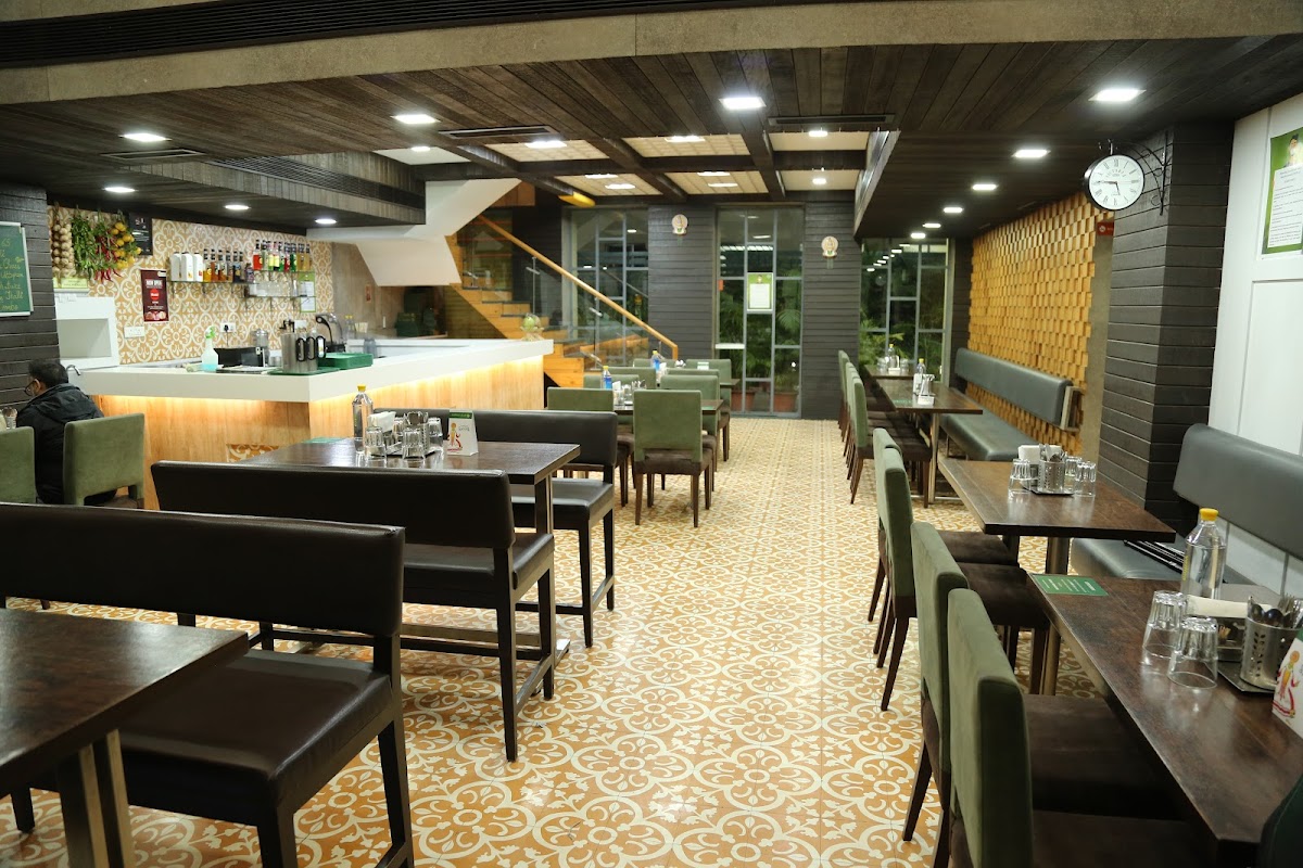 Curry Leaf Hazratganj - Cafe / Coffee Shop / Tea in Hazratganj, 