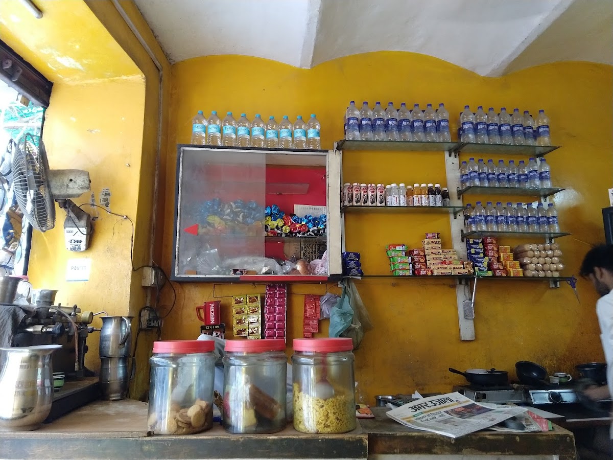 Friends Cafe - Cafe / Coffee Shop / Tea in Hazratganj, 