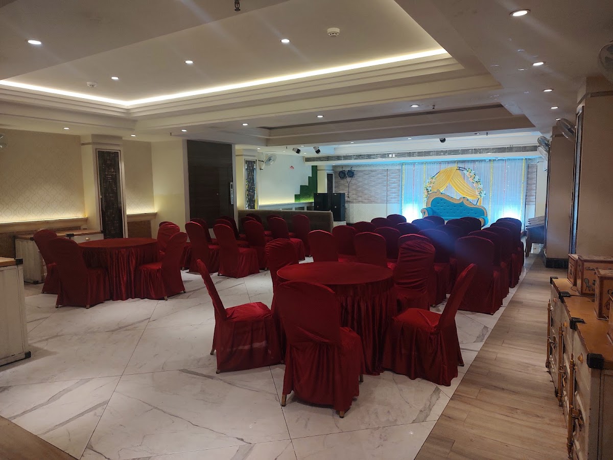 Top Notch Banquet & Restaurant - Banquet Hall in Aishbagh, 