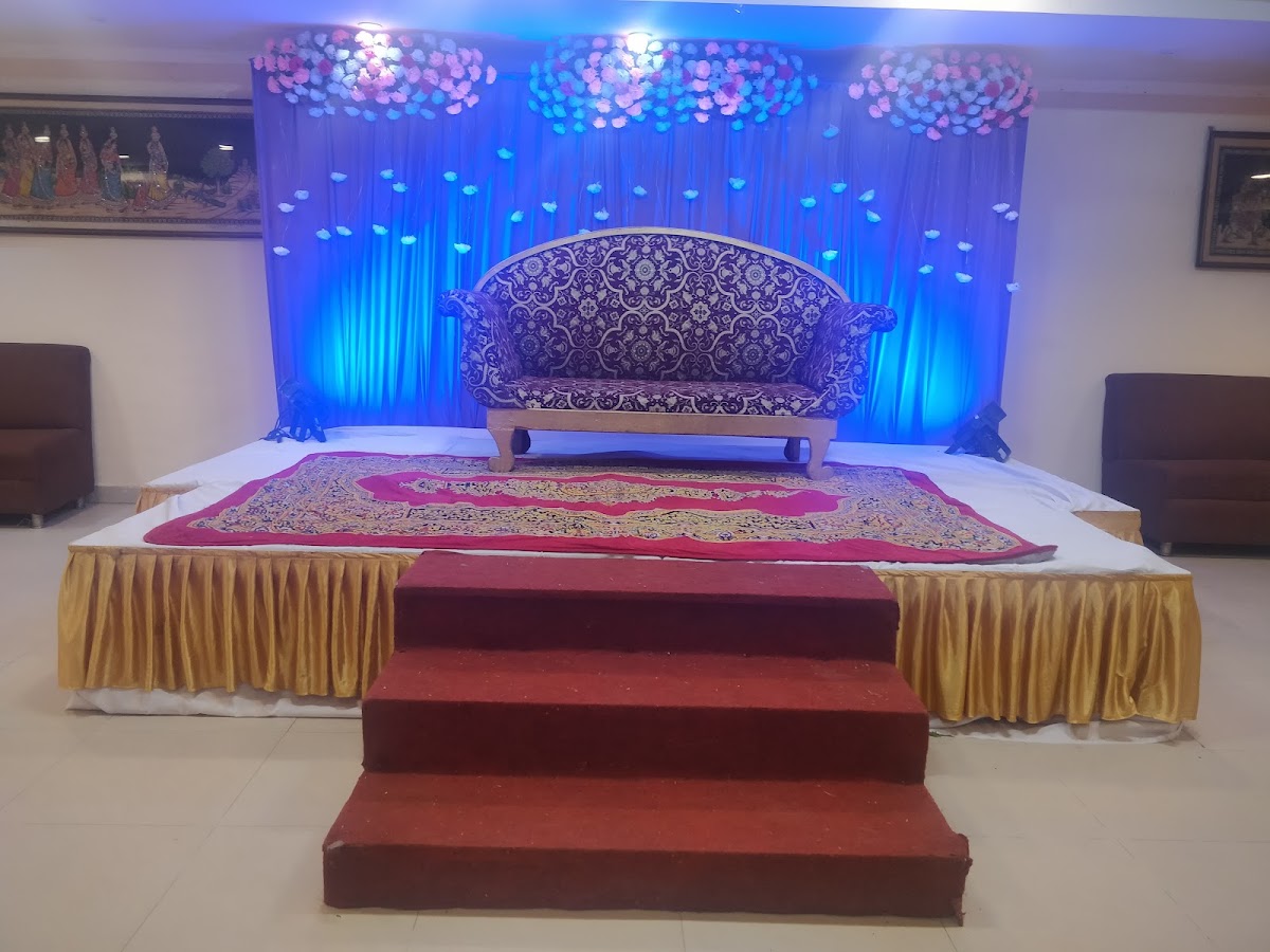 Party Hall - Central Hotel - Banquet Hall in Opp Aminabad Underground Parking, 