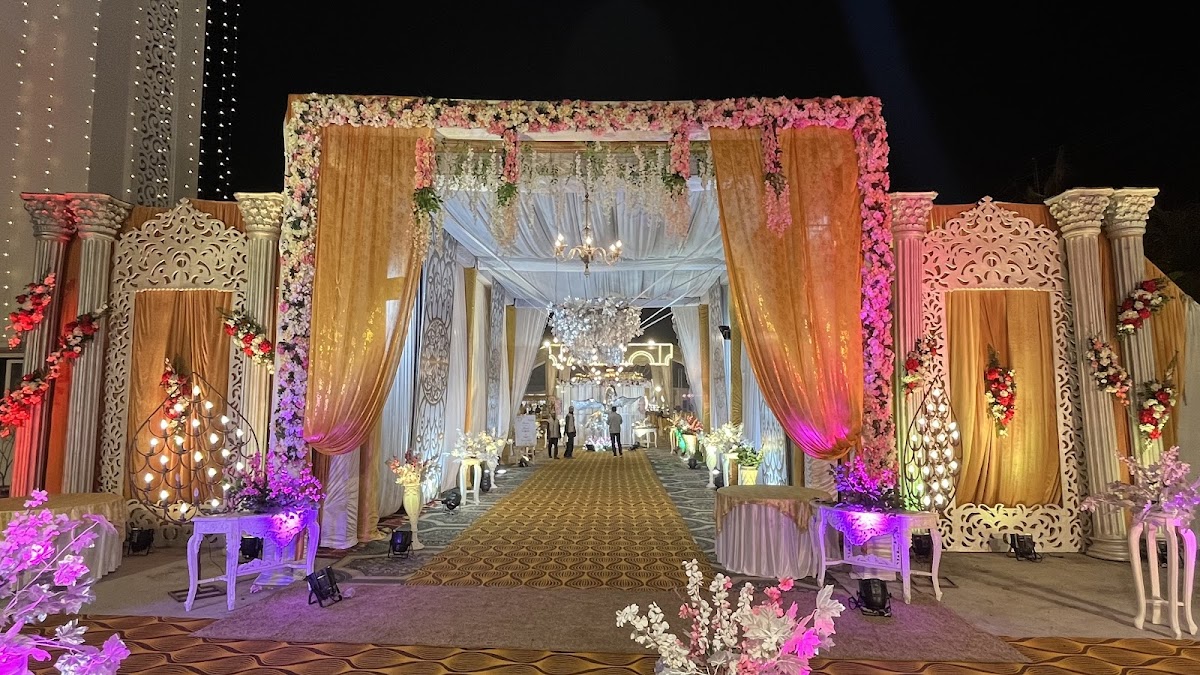 Awadh Castle - Marriage Hall in DEWA ROAD, CHINHAT, 