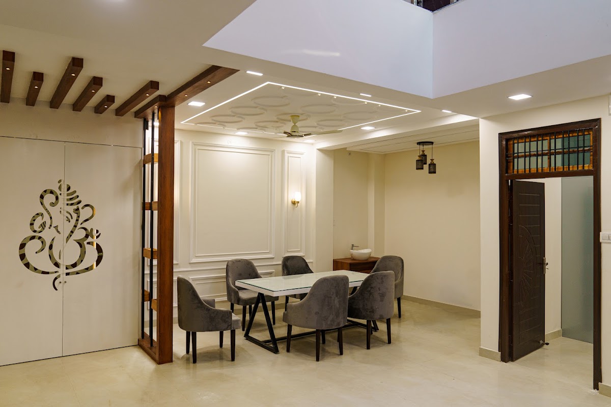Revamp Spaceline - Carpenter in Hazratganj, 