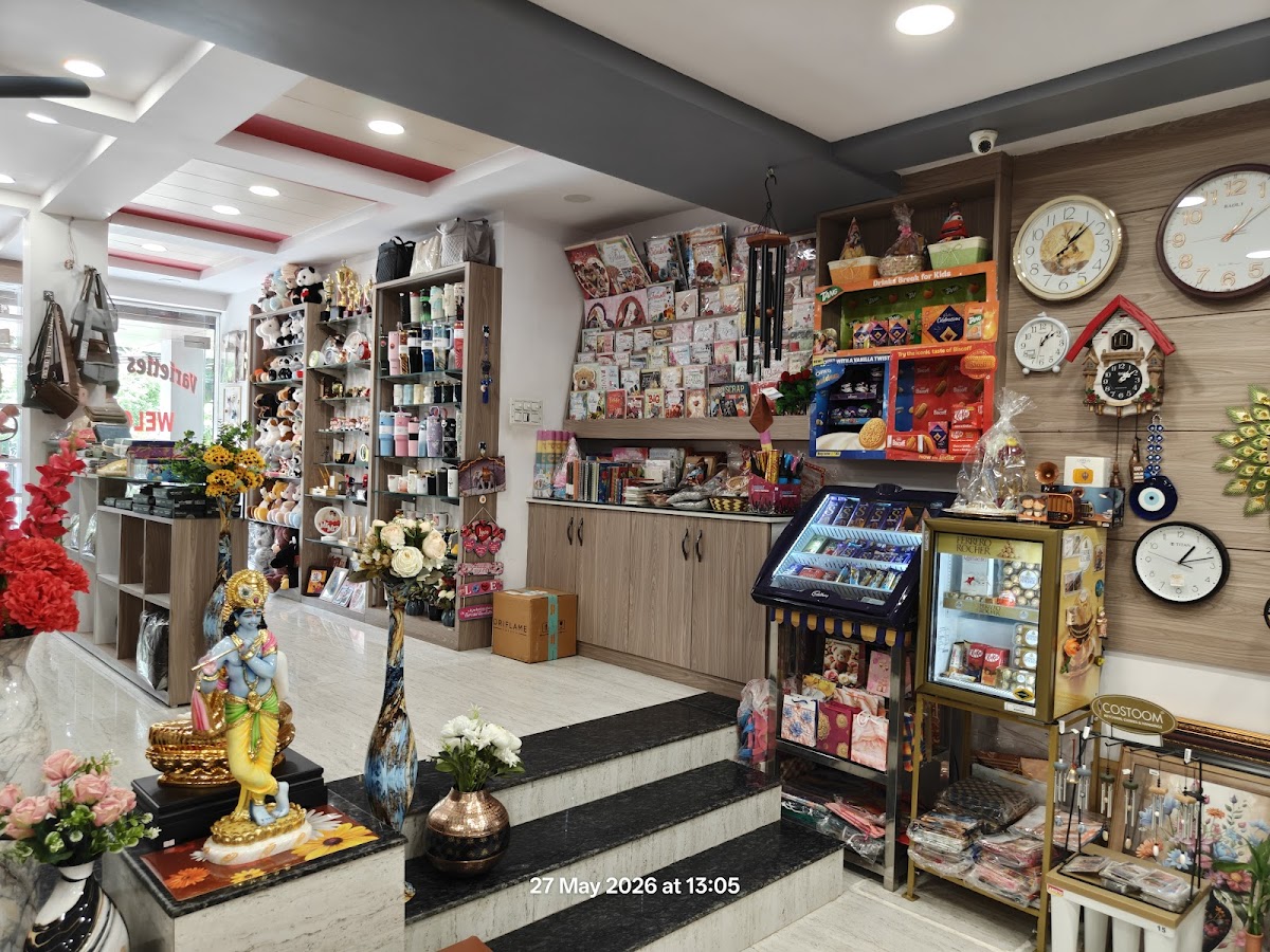 Varieties Gallery - Gift Shop in alambagh, 