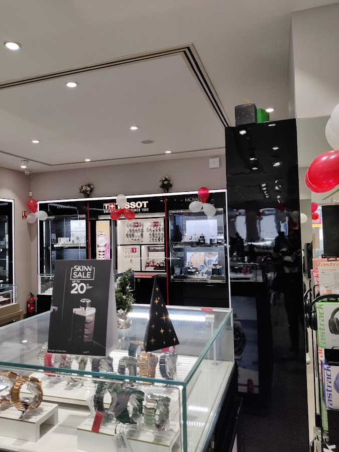 Helios Watch Store - Gift Shop in Hazratganj, 
