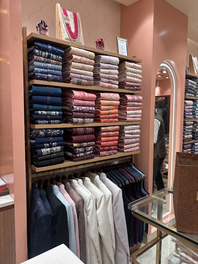 Devo - Clothing Store in Hazratganj, 