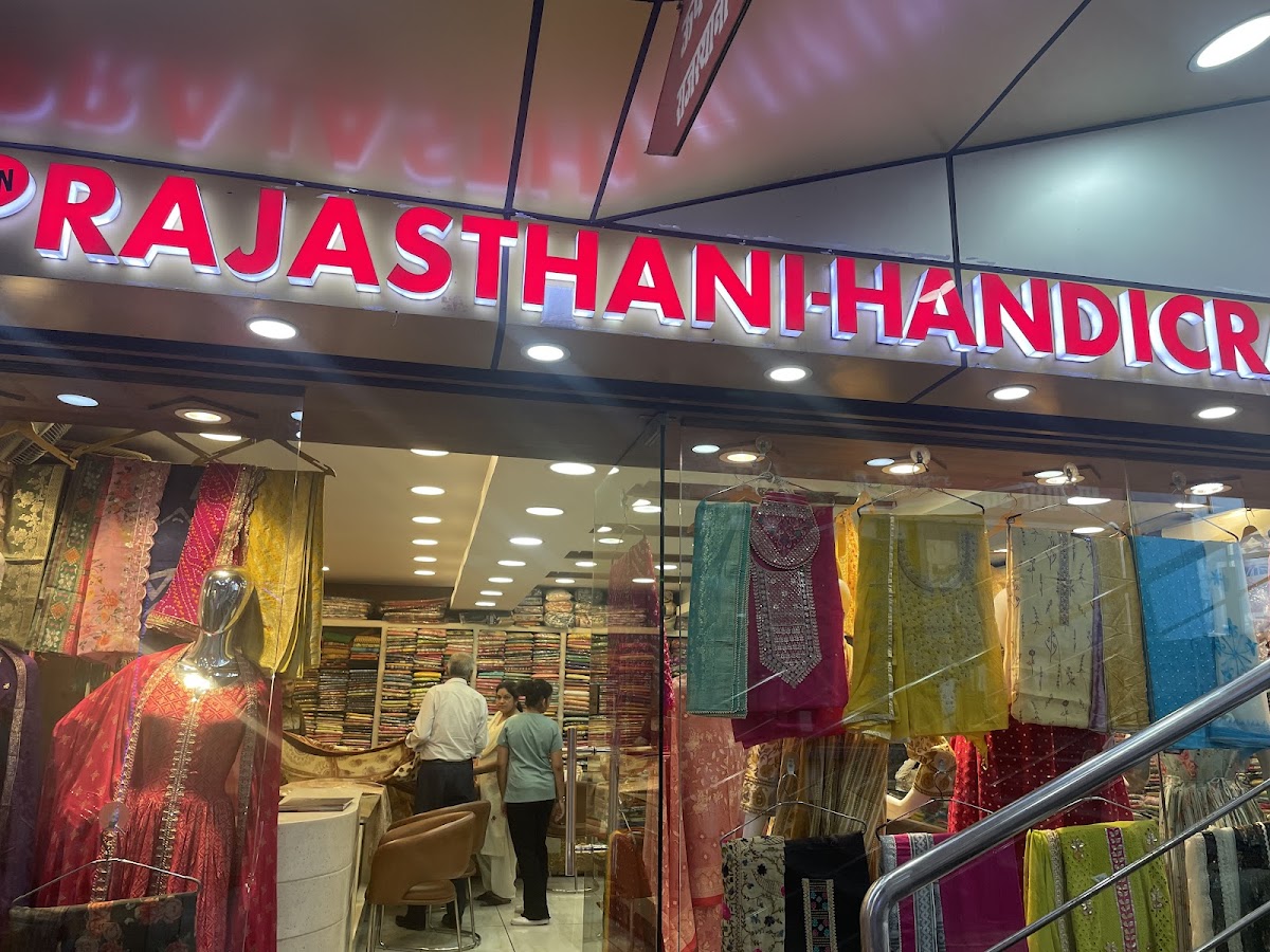 Janpath Market - Clothing Store in Hazratganj, 