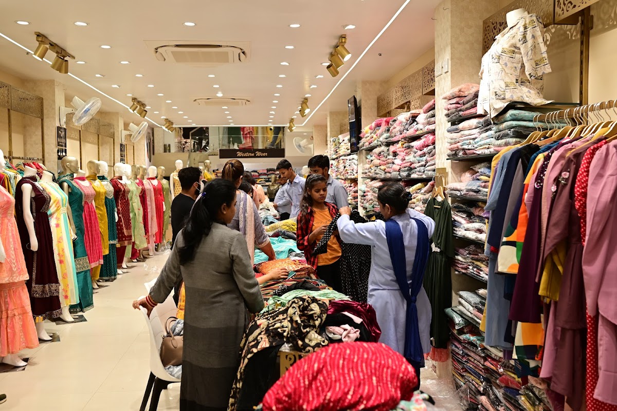 Mankan - Clothing Store in Alambagh, 