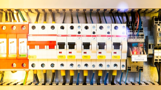 Hamza Electrician - Electrician in Butler Colony, 