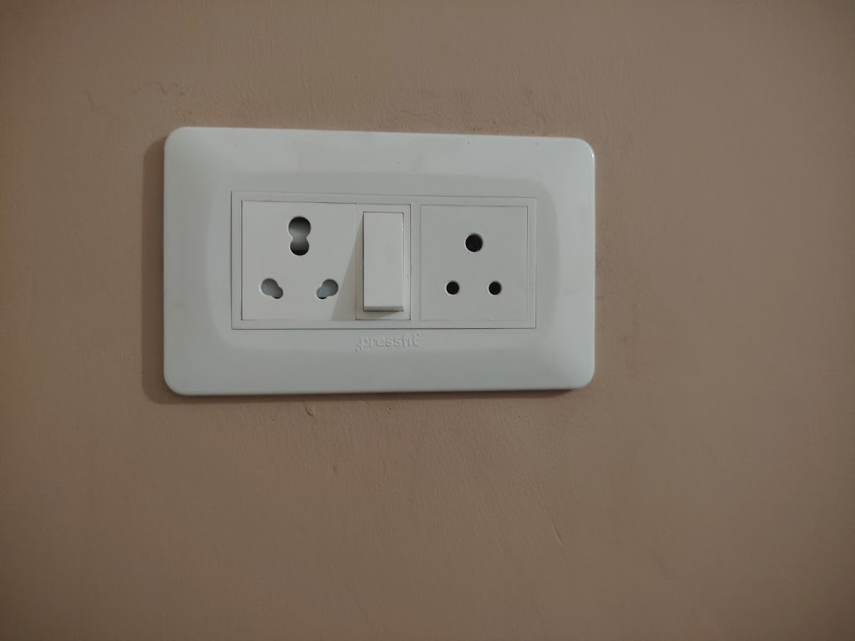 Electrician Service - Electrician in Aliganj, 