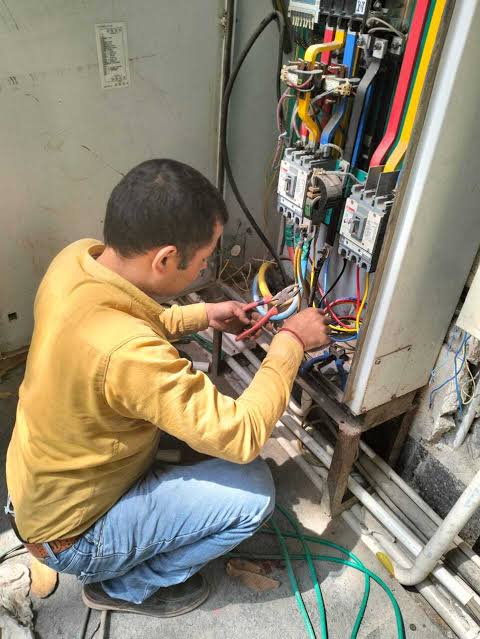 Adesh Saini Electrician - Electrician in Kamta, 
