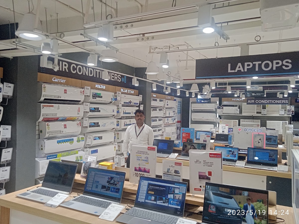 Reliance Digital - Electronics in Alambagh, 