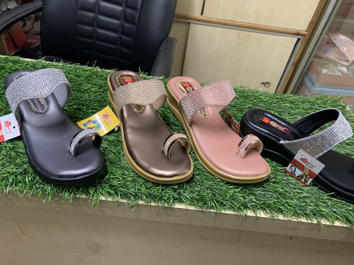 Anand Footwear - Footwear in Chowk, 