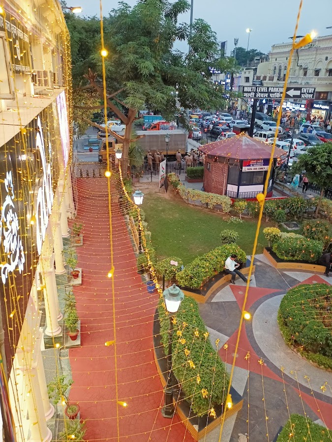 Lucknow Library - It Services in Hazratganj, 