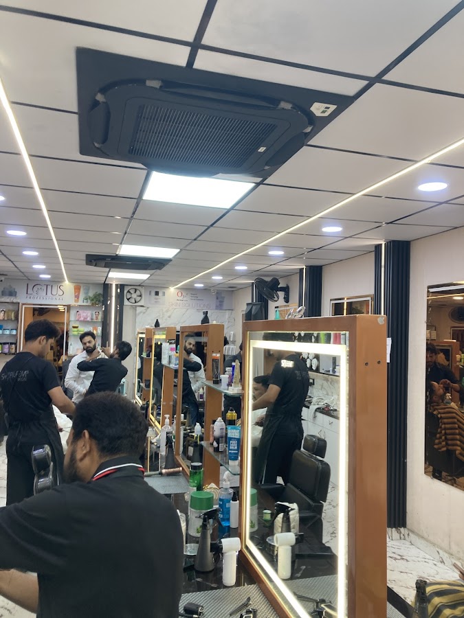 Saleem's Salon - Salson in Aliganj, 