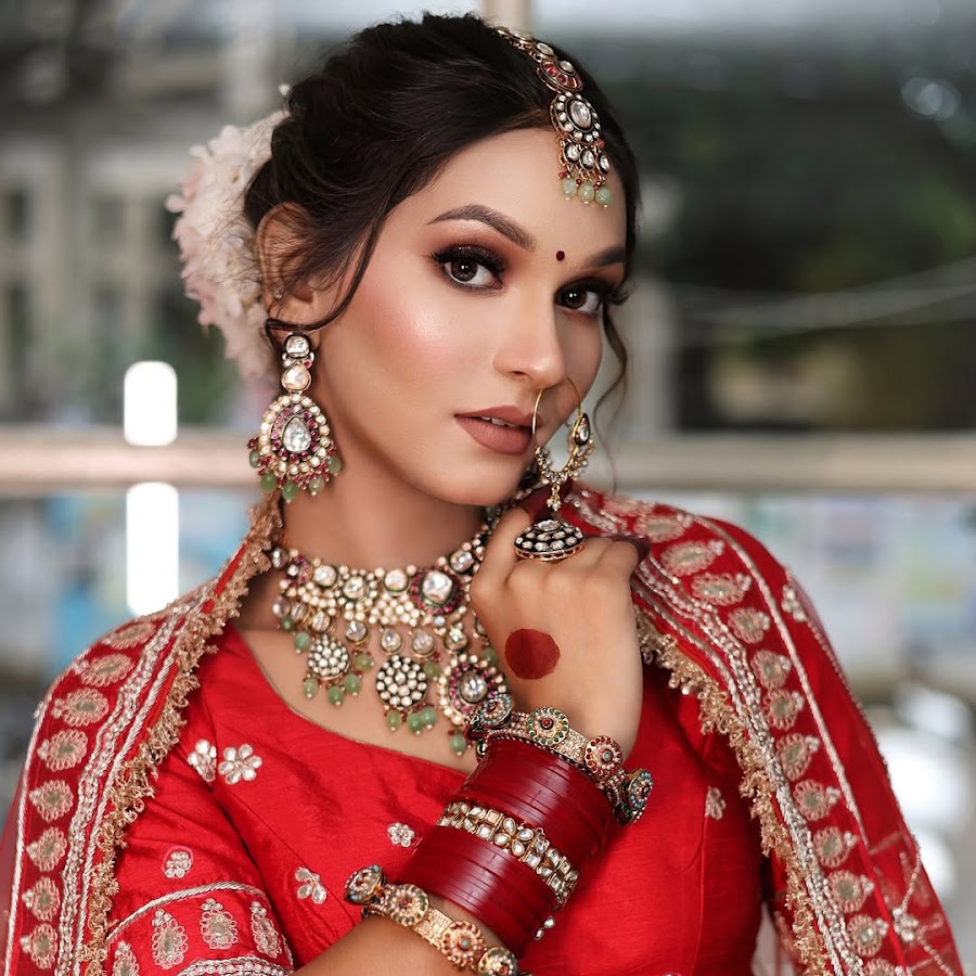 Sumeera Makeover & Salon - Salson in Mahanagar, 