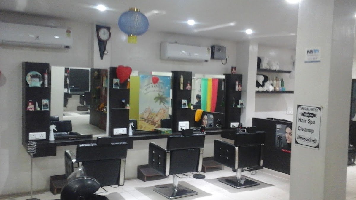 Lush Look salon - Salson in Sadar Bazaar, 