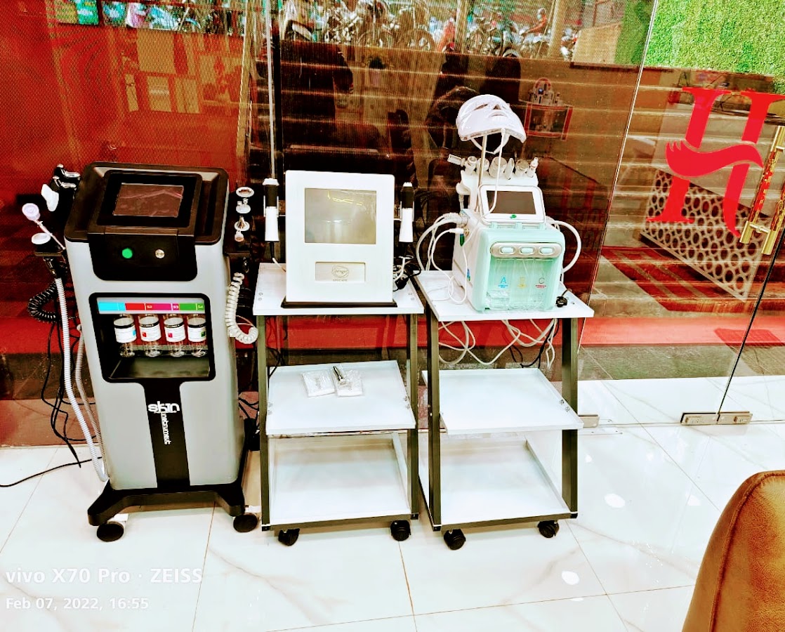 Jawed Habib Unisex Salon - Salon in Triveni Nagar, 